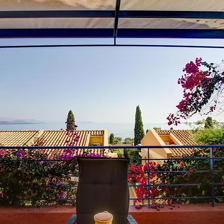 View 1. Μπαρμπάτι